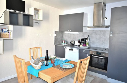 Montelimar Apartment | At'Home, in the historic center of Montelimar, cosy T2, Wifi