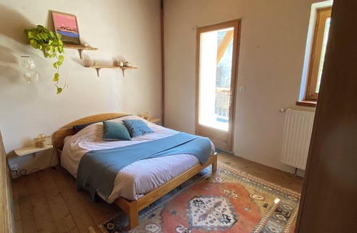 Saint-Martin-de-Queyrieres Bed & Breakfast | At the Triton Alpestre - Bed and Breakfast in the Heart of the Mountains