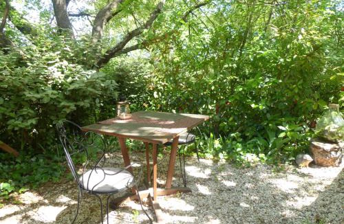 Varages Bed & Breakfast | Au Cabanon Chez Nath - chbre d'hôtes