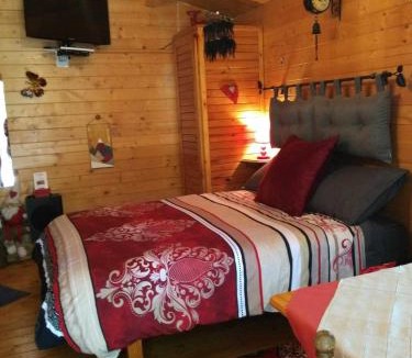Varages Bed & Breakfast | Au Cabanon Chez Nath - chbre d'hôtes