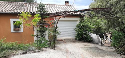 Seillons-Source-d'Argens Bed & Breakfast | Au Papillon Dort