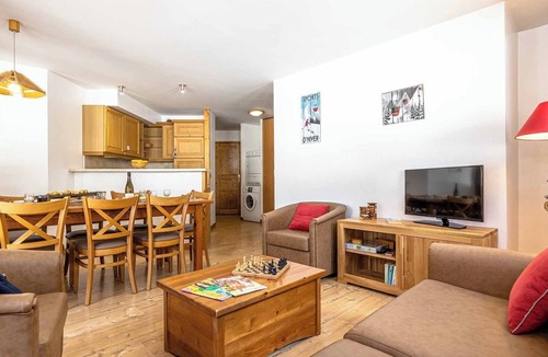 Pralognan-la-Vanoise Condo | Au pied des pistes! Bel Appartement+ casiers à ski