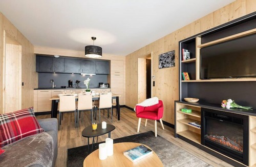 Le Corbier Condo | Au Pied des Pistes! Appartement Rénové à Le Corbier | Casier à Skis + Club Enfants