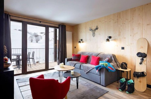 Le Corbier Condo | Au Pied des Pistes! Appartement Rénové à Le Corbier | Casier à Skis + Club Enfants