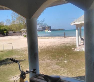 Falmouth House | Aunt Lils Cottages