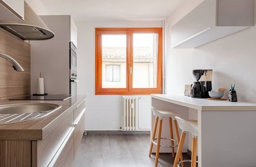 Quartier Administrations Apartment | Aux Arènes, 30m from Les Arènes, Balcony, AC
