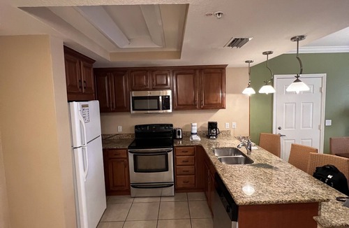 Florida Central Atlantic Coast Apartment | Available on request. Weekly stay from Friday to Friday. Sat-Sat & Sun-Sun.