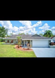 Sebring House | Azure Haven by Mayte