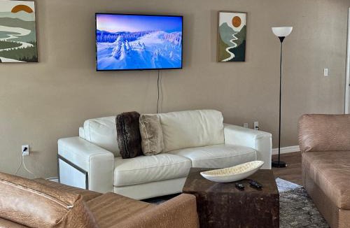Sebring House | Azure Haven by Mayte