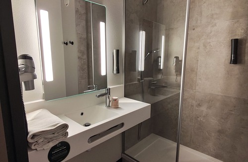 Riom Hotel | B&B HOTEL Clermont-Ferand Nord Riom
