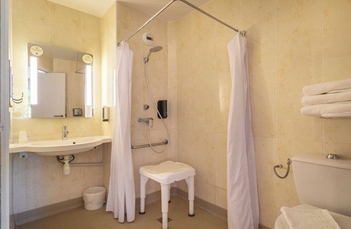 Ollioules Hotel | B&B HOTEL Toulon Ollioules