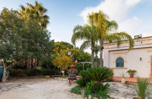 Sava Bed & Breakfast | B&B Le Carrube
