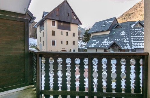 Saint-Colomban-des-Villards Apartment | Balcony, parking, ski locker, 50m², Saint Colomban des Villards