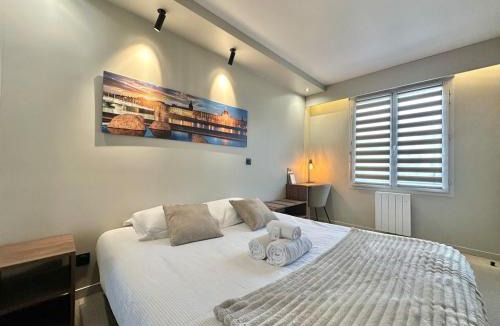 3rd Arrondissement Apartment | Balcon et Design urbain - Lyon et Metro
