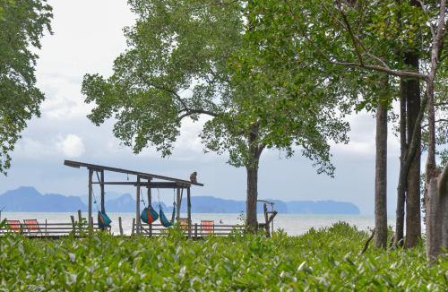 Ban Thalane Resort | Bananas Resort & Restaurant