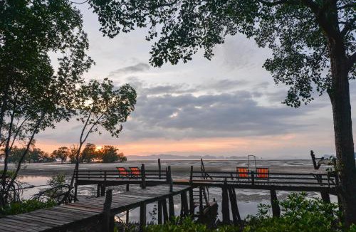 Ban Thalane Resort | Bananas Resort & Restaurant