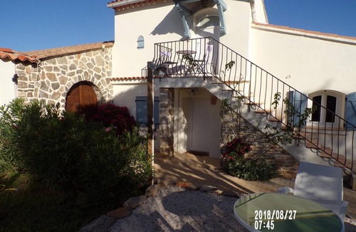 Pignans Condo | Bastidon provencal for 4 people, adult only.