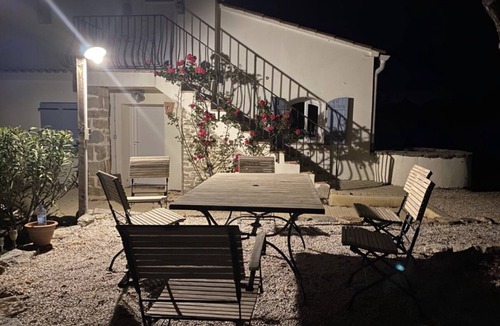 Pignans Condo | Bastidon provencal for 4 people, adult only.