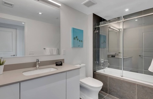 Town Square Apartment | Bay Vistas | Modern 2 BD with Views