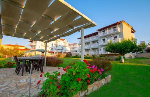 Amoudi Apartment | BAYWATCH 6 right on the water