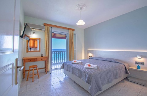 Amoudi Apartment | Baywatch 7 right on the water