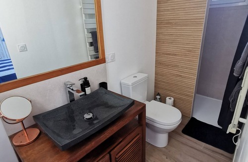 Le Cannet-des-Maures Bed & Breakfast | Beach Cabana Room