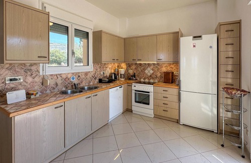 Kontos House | Beach front home in Perdika