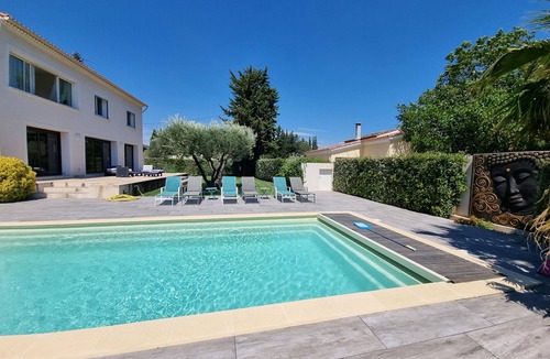 Sollies Pont Villa | Beach House in the heart of the olive trees, close to the sea