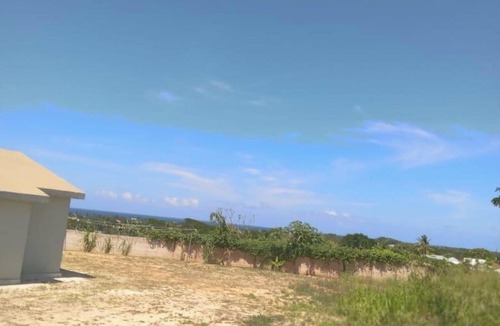 Discovery Bay Apartment | Beach-view 2 Bed Apartment Sleeps 4 - Free parking