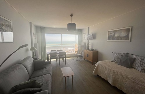 Les Sables d'Olonne Apartment | "Beachfront Studio with Balcony and Stunning Sea View"