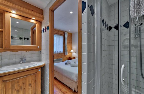 Chamonix City Centre Apartment | Beaujolais: Residence Villa Vallet