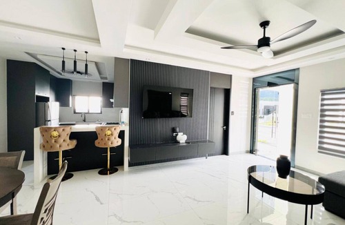 Runaway Bay House | Beautiful 2-bedroom house with AC in charming St. Ann Parish