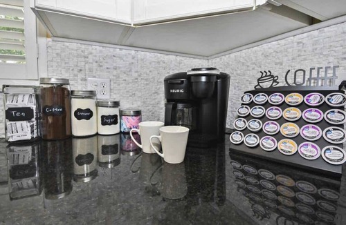Sanford House | Beautiful 4/2, Golf, Pool & Games!