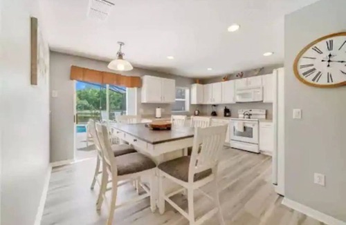 Thousand Oaks House | Beautiful 4 bedroom villa with private pool near Disney