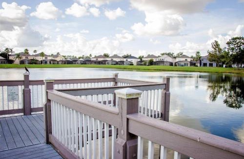 Lake Berkley House | Beautiful 7BR w Pool Lake View at Berkley