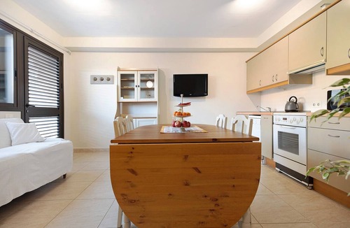 Puerto de la Cruz Apartment | Beautiful and bright apartment with terrace and direct entrance from the street. Very easy parking,
