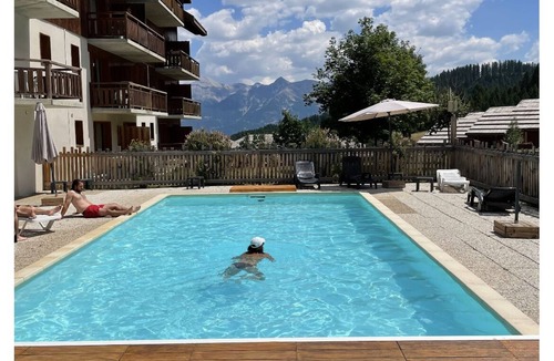 Puy-Saint-Vincent Apartment | Beautiful apartment at the foot of the slopes 1800m