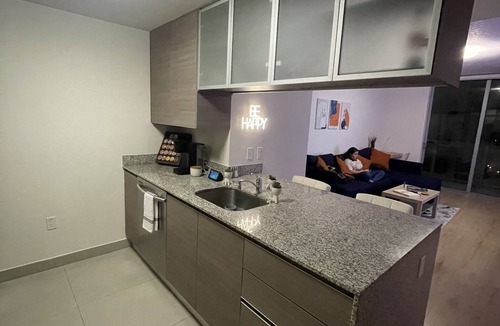 Town Square Apartment | Beautiful Apartment Centrally Located in Downtown Miami