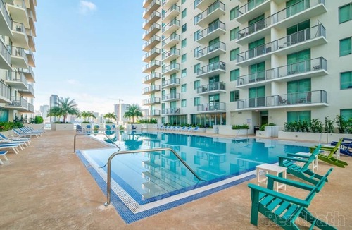 Town Square Apartment | Beautiful Apartment Centrally Located in Downtown Miami