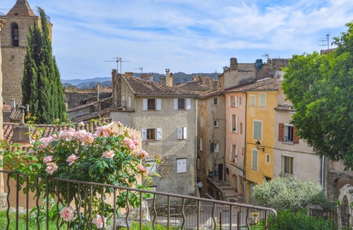 Barjols Apartment | Beautiful apartment in Barjols with WiFi