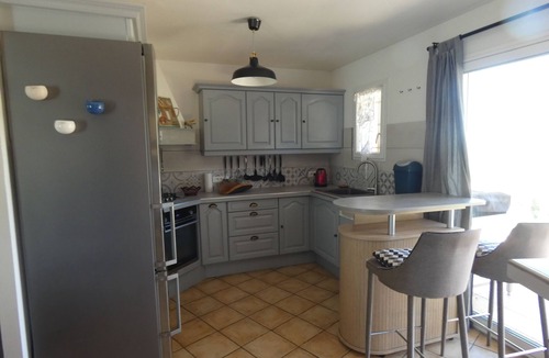 Rocbaron Apartment | Beautiful apartment in quiet villa with swimming pool