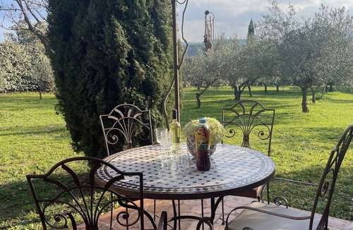 Carces Apartment | Beautiful apartment, with tennis court, in a magnificent property in Provence Verte.