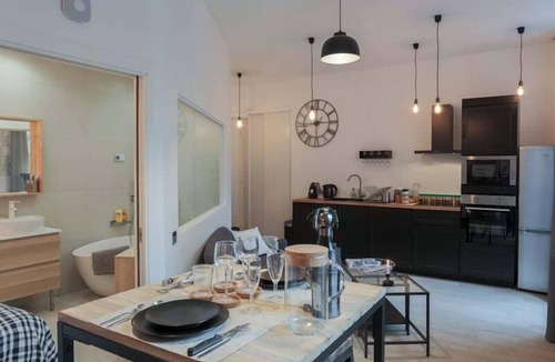 Part Dieu - Bir Hakeim Apartment | Beautiful atypical apartment AC/garage