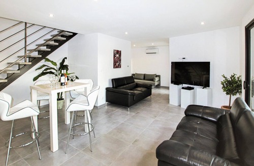 Salon-de-Provence House | Beautiful home in Salon de Provence