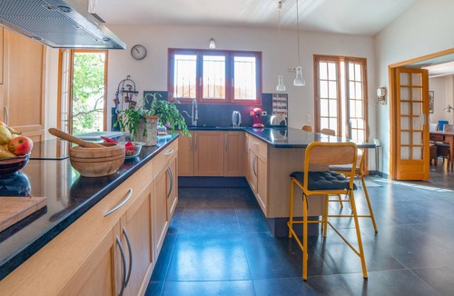 Besse-sur-Issole House | Beautiful home in Besse-Sur-Issole