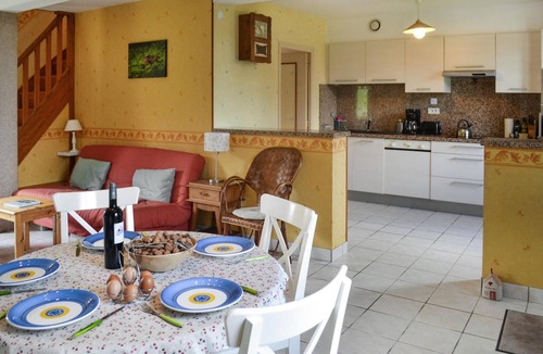 Bugeat House | Beautiful home in Bugeat with ethernet internet