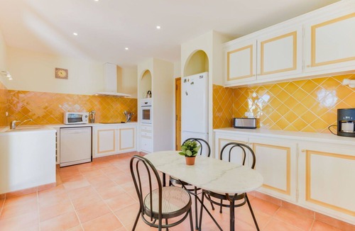 La Croix-Valmer Villa | Beautiful private villa for 6 guests with A/C, WIFI, private pool, TV, terrace and pets allowed