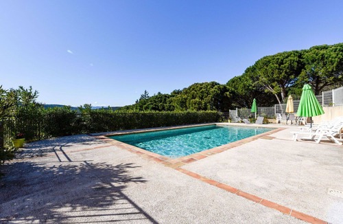 La Croix-Valmer Villa | Beautiful private villa for 6 guests with A/C, WIFI, private pool, TV, terrace and pets allowed