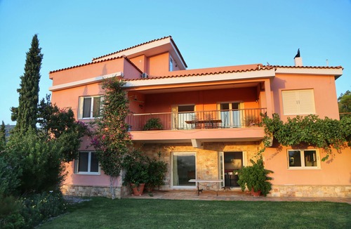 Lavreotiki Villa | Beautiful Private Villa In Sounio