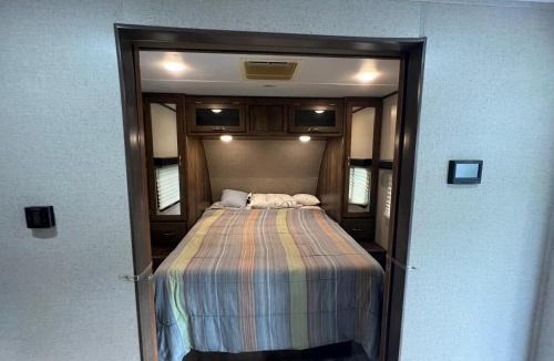 Fairvilla Other | Beautiful RV 15 Min to Downtown Orlando